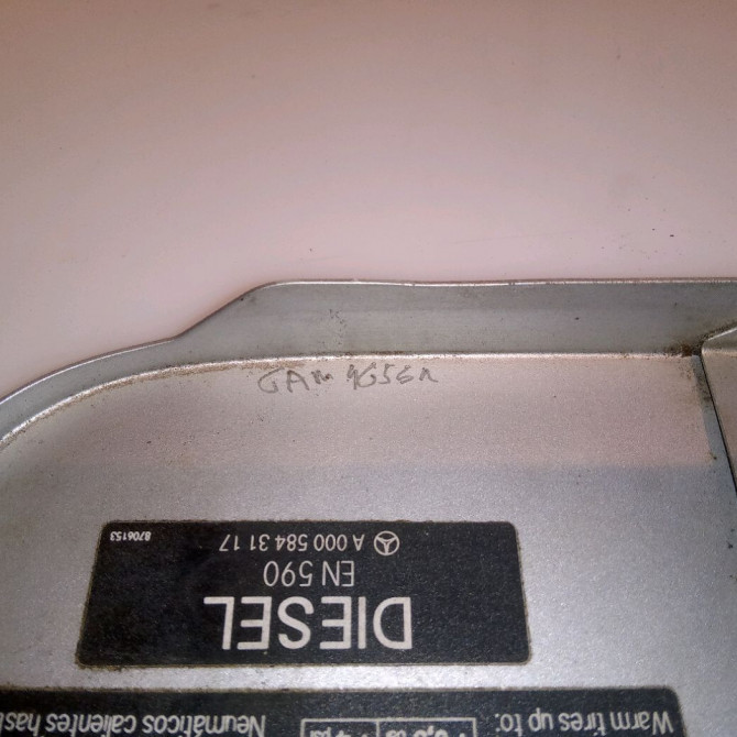 Volet de trappe carburant occasion MERCEDES CLASSE E III Phase 1 03-2002->06-2006 2.2 CDI 16v 120ch 2117500206 3