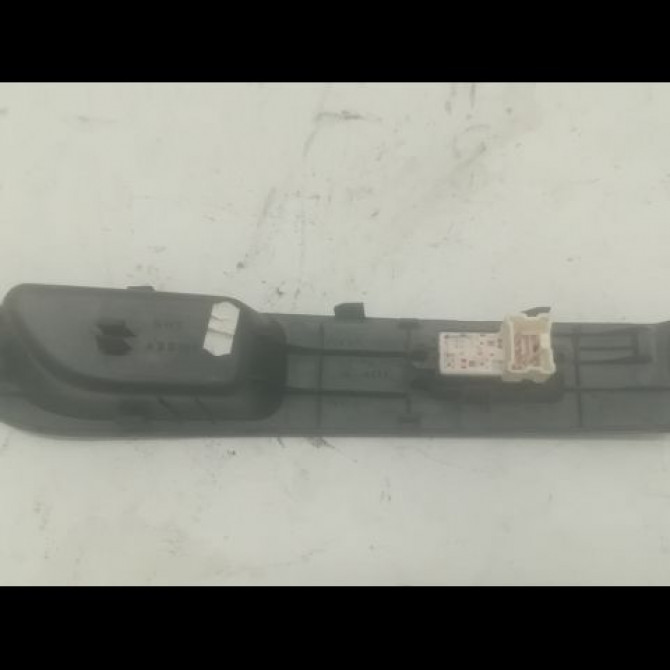 Commande lève-glace porte avant droite occasion NISSAN MICRA III Phase 1 01-2003->07-2005 1.5 DCI 65ch 25411AX610 2