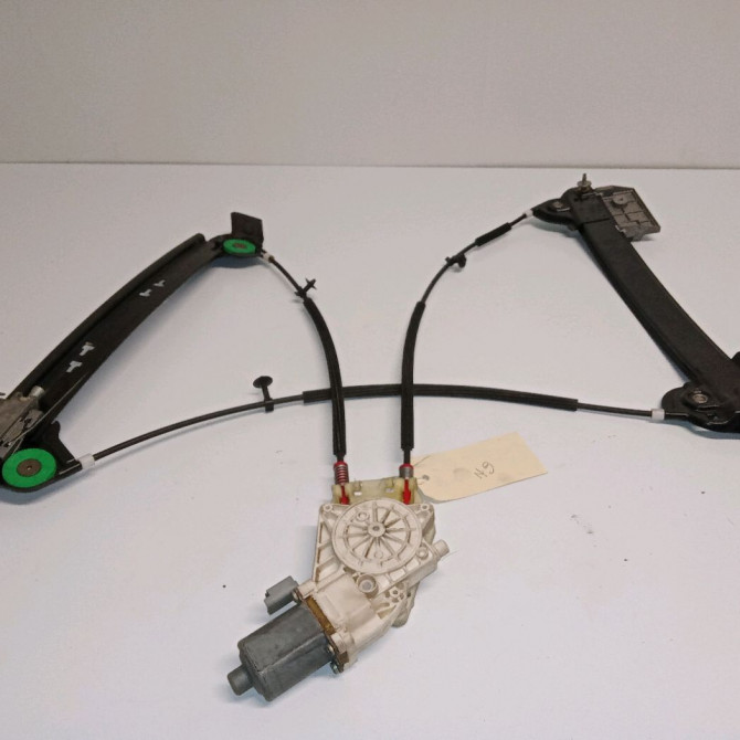 Mecanisme + moteur lève-glace avant droit occasion NISSAN MICRA III Phase 1 04-1995->04-1999 1.4i 88ch 80700BC00B 1