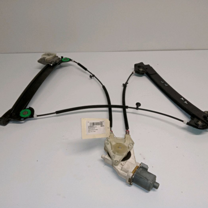 Mecanisme + moteur lève-glace avant droit occasion NISSAN MICRA III Phase 1 04-1995->04-1999 1.4i 88ch 80700BC00B 2