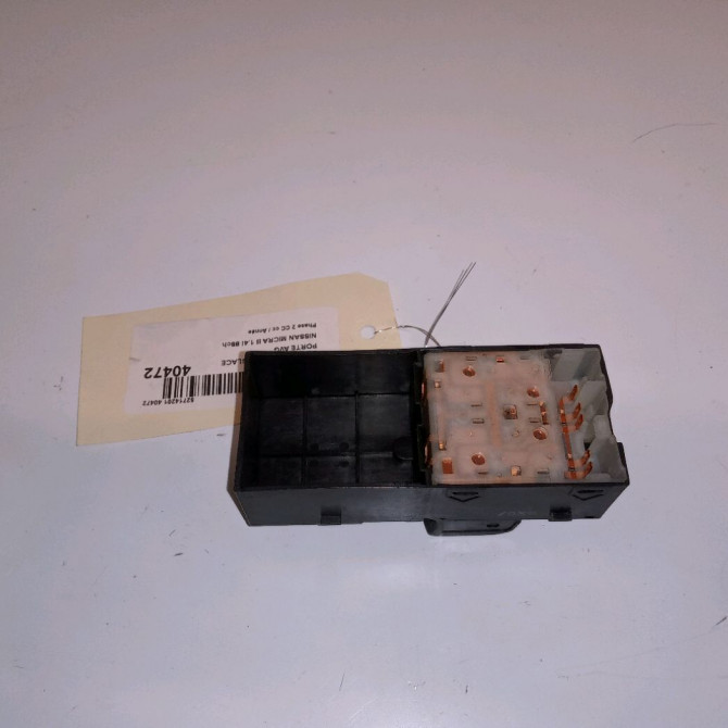 Commande lève-glace porte avant gauche occasion NISSAN MICRA III Phase 1 04-1995->04-1999 1.4i 88ch 25401AX600 2