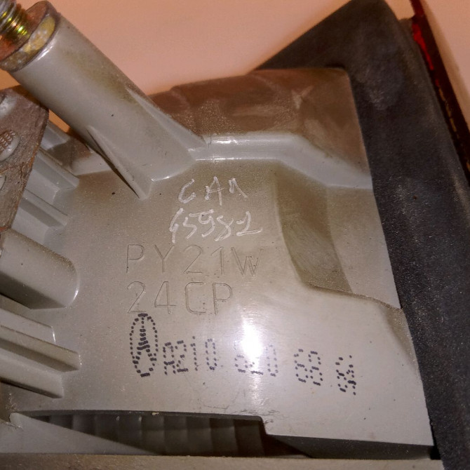 Feu arrière droit occasion MERCEDES CLASSE E III Phase 1 03-2002->06-2006 3