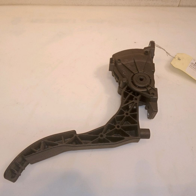 Potentiometre accelerateur occasion VOLKSWAGEN POLO IV Phase 2 05-2005->09-2009 1.4 TDI 70ch 2