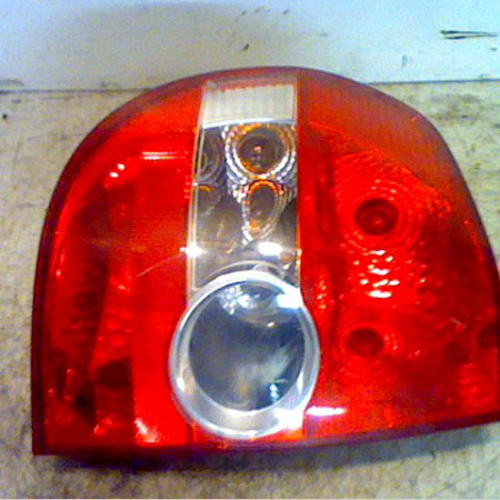 Feu arrière gauche occasion VOLKSWAGEN FOX Phase 1 06-2005->09-2011 1.4 TDI 70ch 5Z0945111A