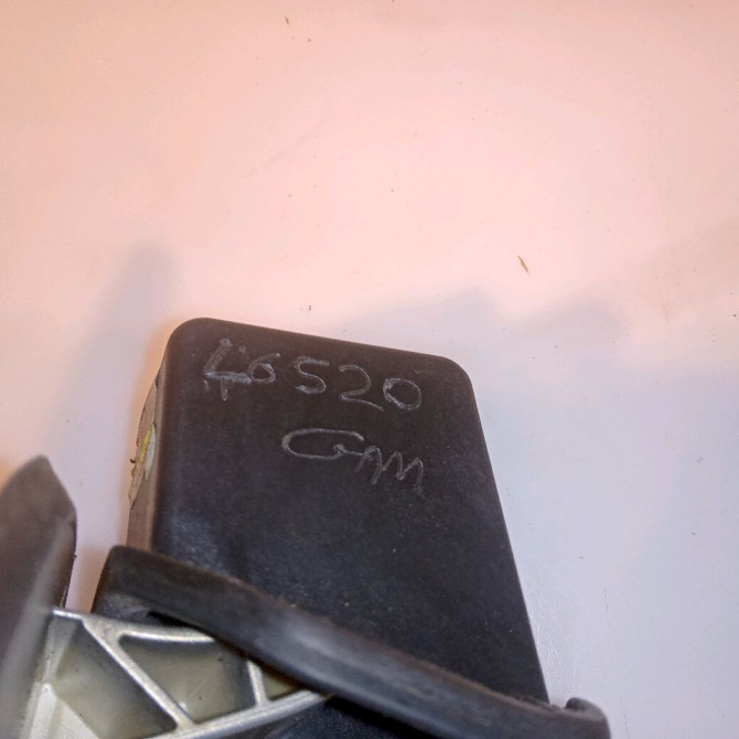 Volet de trappe carburant occasion OPEL ASTRA III ASTRA III Phase 1 2004-04-01->2006-12-31 1.7 CDTI 100ch 93182651 3