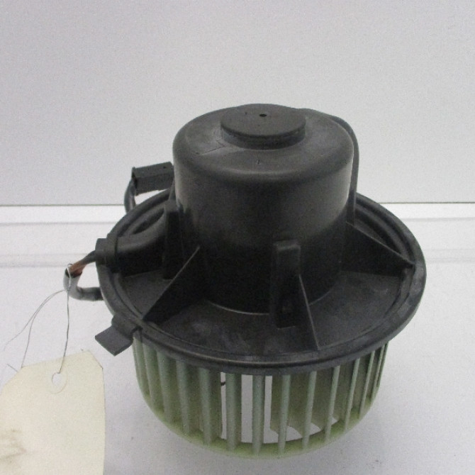 Ventilateur de chauffage occasion AUDI A4 I Phase 2 02-1999->01-2001 1.6i 8v 100ch 8A1820021 1
