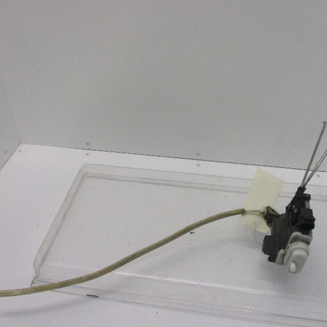 Serrure porte avd occasion AUDI A4 I Phase 2 02-1999->01-2001 1.6i 8v 100ch 8D1837016B 1