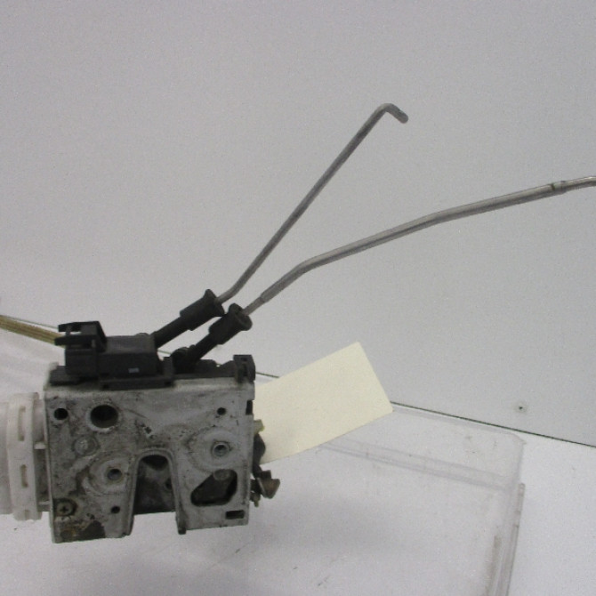 Serrure porte avd occasion AUDI A4 I Phase 2 02-1999->01-2001 1.6i 8v 100ch 8D1837016B 3