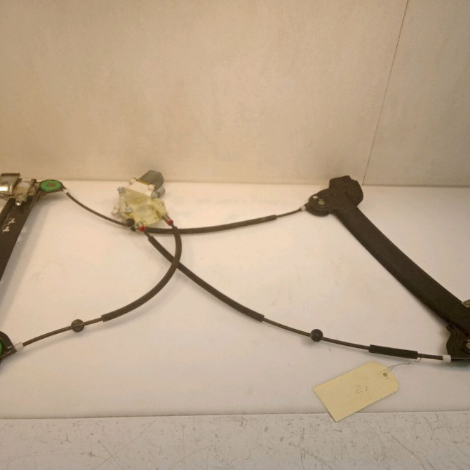 Mecanisme+moteur leve-glace avg occasion NISSAN MICRA III Phase 1 04-1995->04-1999 1.4i 88ch 80701BC00B 1