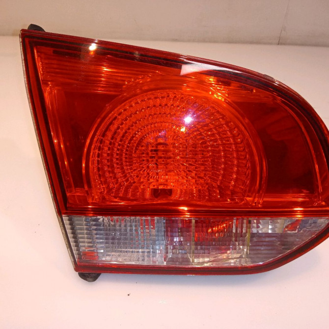 Feu arrière interieur gauche occasion VOLKSWAGEN GOLF VI Phase 1 10-2008->04-2013 1.6 TDI 105ch 5K0945093G 1