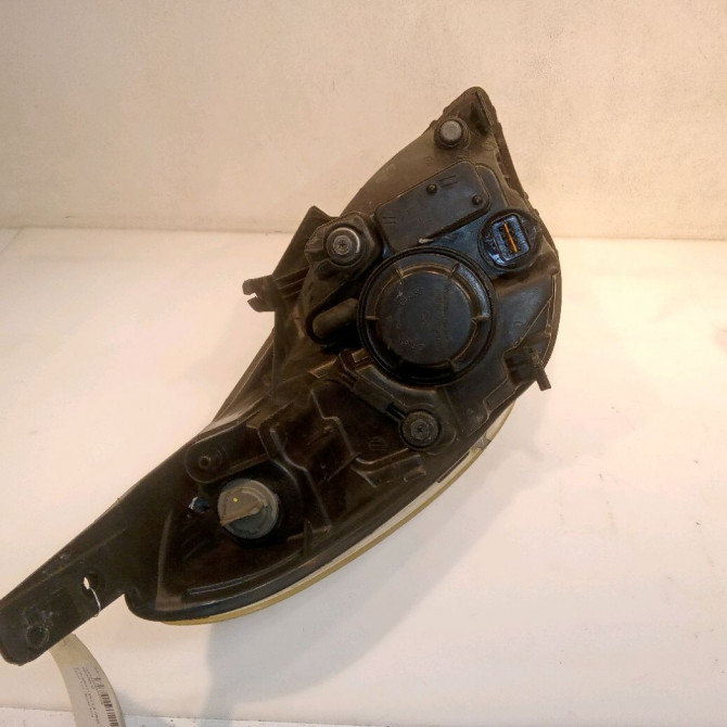 Phare gauche occasion HYUNDAI I 20 I Phase 1 04-2009->06-2012 1.4 CRDi 75ch 921101J010 2