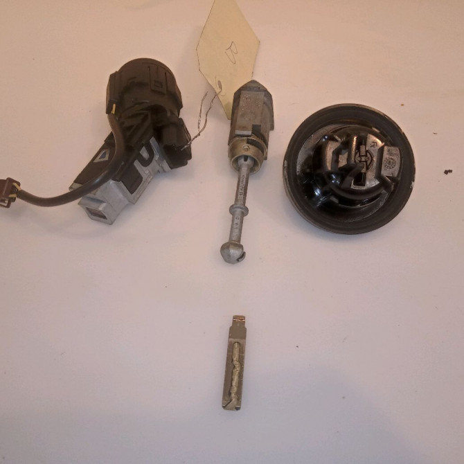 Kit serrures + antivol occasion CITROEN C4 CACTUS Phase 1 02-2014->... 1.6 BlueHDI 100ch FAP 9805996480 2