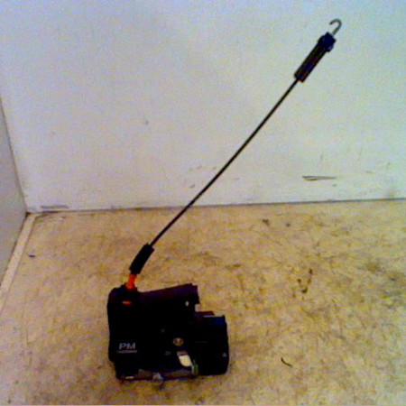 Serrure porte avg occasion OPEL CORSA III Phase 2 08-2003->09-2006 1.0i 12v 13203901