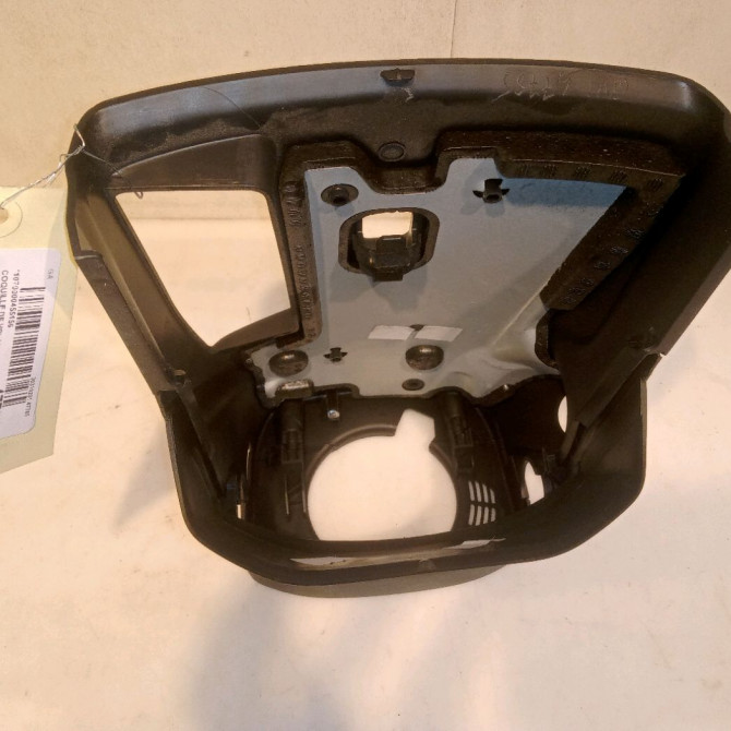 Coquille de volant occasion PEUGEOT 2008 Phase 1 01-2013->... 1.6 E-HDI 92ch 96728467ZD 2