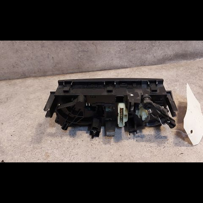 Commande de chauffage occasion PEUGEOT 207 Phase 1 04-2006->06-2013 1.4 HDI 70ch 6452Q7 2