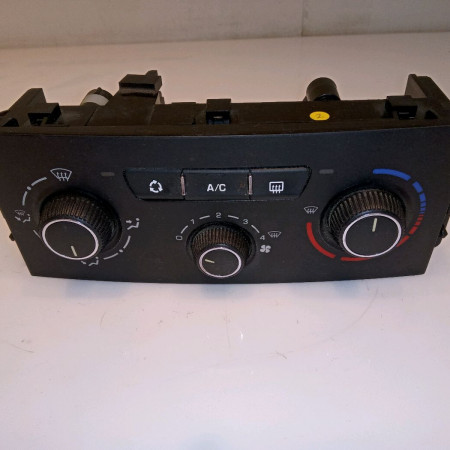 Commande de chauffage occasion PEUGEOT 207 Phase 1 04-2006->06-2013 1.4i 75ch 6452Q7