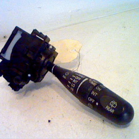 Commande essuie glace occasion SUZUKI SWIFT III Phase 1 03-2005->09-2011 1.3 DDIS 70ch 3731062J31