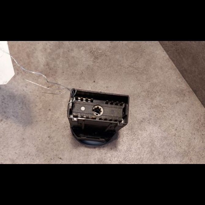 Interrupteur commande de phares occasion VOLKSWAGEN POLO III Phase 2 11-1999->12-2001 SDI 1C094153120H 2