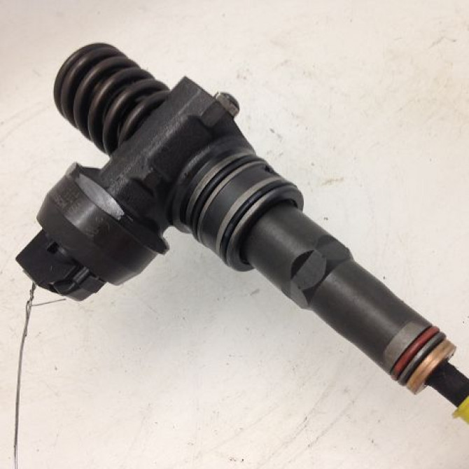 occasion VOLKSWAGEN GOLF V Phase 1 11-2003->10-2008 1.9 TDI 105ch 38130073BN 2