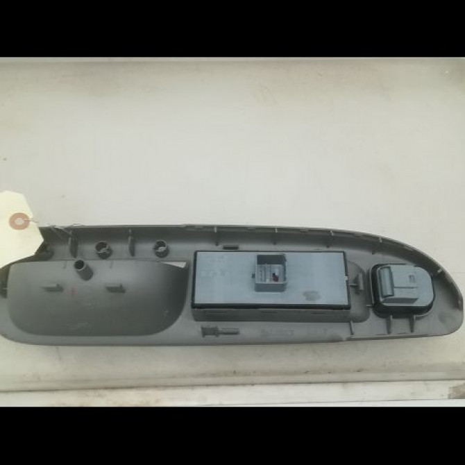 Commande lève-glace porte avant gauche occasion VOLKSWAGEN PASSAT V Phase 1 03-2005->10-2010 2.0 TDI 140ch 1K4959857CREH 2