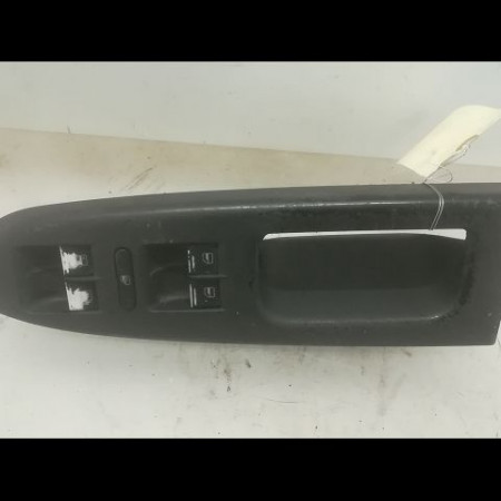 Commande lève-glace porte avant gauche occasion VOLKSWAGEN TOURAN I Phase 1 03-2003->12-2006 1.9 TDI 100ch 1K4959857CREH