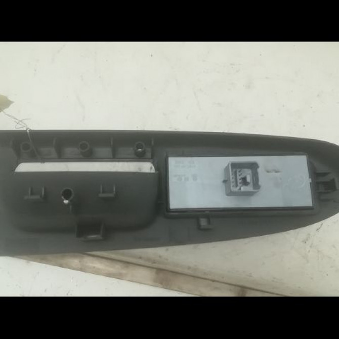 Commande lève-glace porte avant gauche occasion VOLKSWAGEN TOURAN I Phase 1 03-2003->12-2006 1.9 TDI 100ch 1K4959857CREH 2