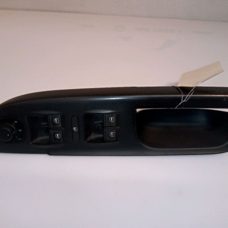 Commande lève-glace porte avant gauche occasion VOLKSWAGEN PASSAT VI Phase 1 10-2010->... 2.0 TDI 140ch 1K4959857CREH