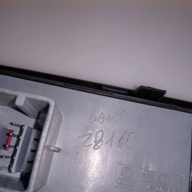 Commande lève-glace porte avant gauche occasion VOLKSWAGEN PASSAT VI Phase 1 10-2010->... 2.0 TDI 140ch 1K4959857CREH 4