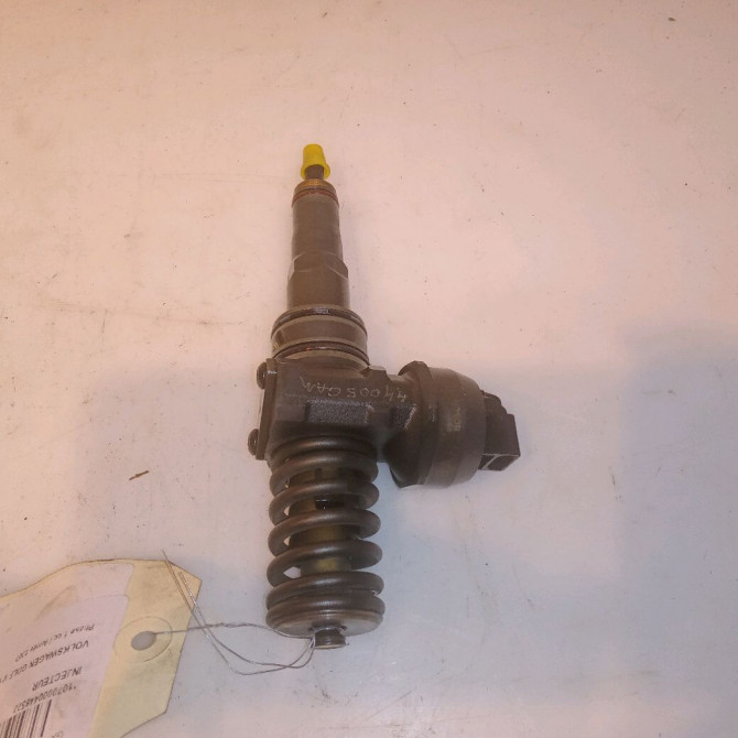 Injecteur occasion VOLKSWAGEN GOLF V Phase 1 11-2003->10-2008 1.9 TDI 90ch 38130073AG 2