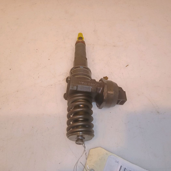 occasion VOLKSWAGEN GOLF V Phase 1 11-2003->10-2008 1.9 TDI 90ch 38130073AG 2