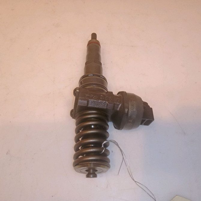 occasion VOLKSWAGEN TOURAN I Phase 2 11-2006->09-2010 1.9 TDI 105ch 38130073AG 2