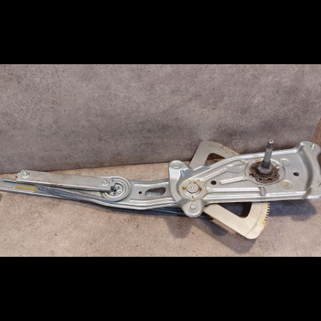 Mecanisme leve-glace arrière gauche occasion RENAULT SCENIC III Phase 1 04-2009->11-2011 1.5 DCI 105ch 827210005R