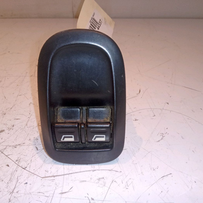 Commande lève-glace porte avant gauche occasion PEUGEOT 206 Phase 1 09-1998->03-2009 1.4 HDI 70ch 6552WQ 1