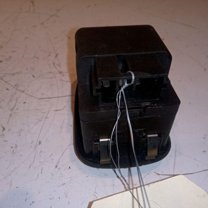 Commande lève-glace porte avant gauche occasion PEUGEOT 206 Phase 1 09-1998->03-2009 1.4 HDI 70ch 6552WQ 2