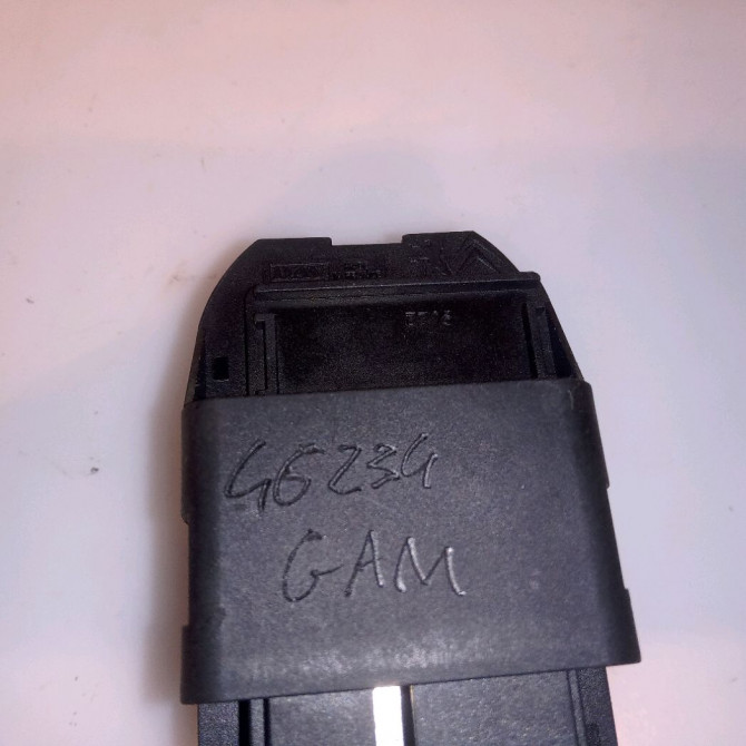 Commande lève-glace porte avant gauche occasion PEUGEOT 206 Phase 1 09-1998->03-2009 1.9 D 3