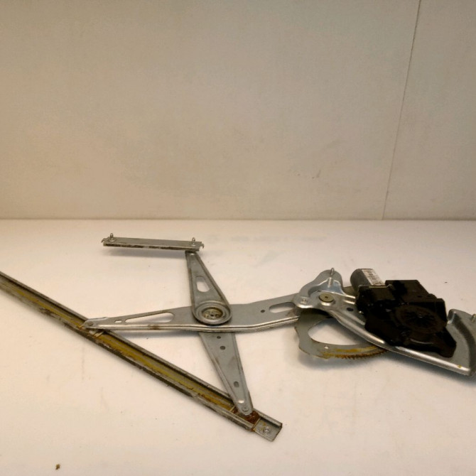 Mecanisme + moteur lève-glace avant droit occasion RENAULT SCENIC III Phase 3 04-2013->... 1.5 DCI 110ch 807205115R 1