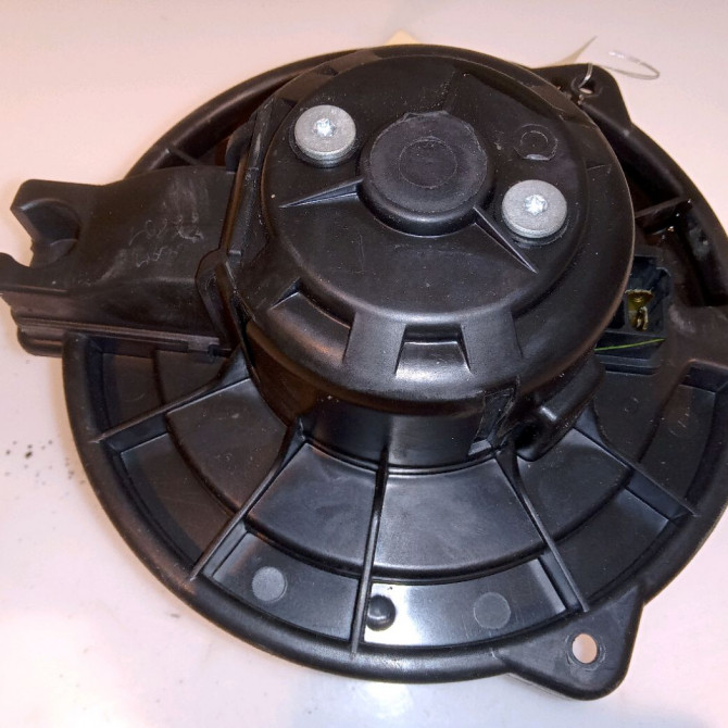 Ventilateur de chauffage occasion  871300F042 2