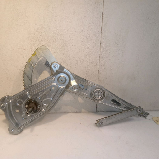 Mecanisme leve-glace arrière gauche occasion RENAULT SCENIC III Phase 1 04-2009->11-2011 1.5 DCI 110ch 827210005R 1