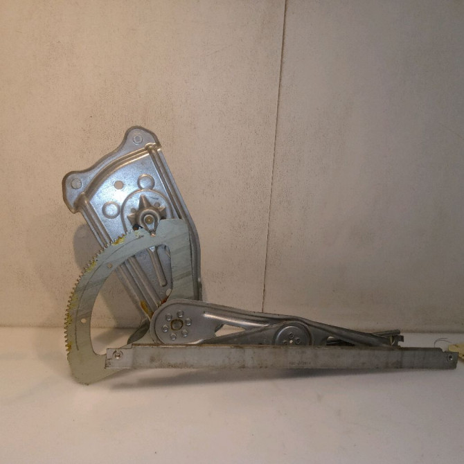 Mecanisme leve-glace arrière gauche occasion RENAULT SCENIC III Phase 1 04-2009->11-2011 1.5 DCI 110ch 827210005R 2