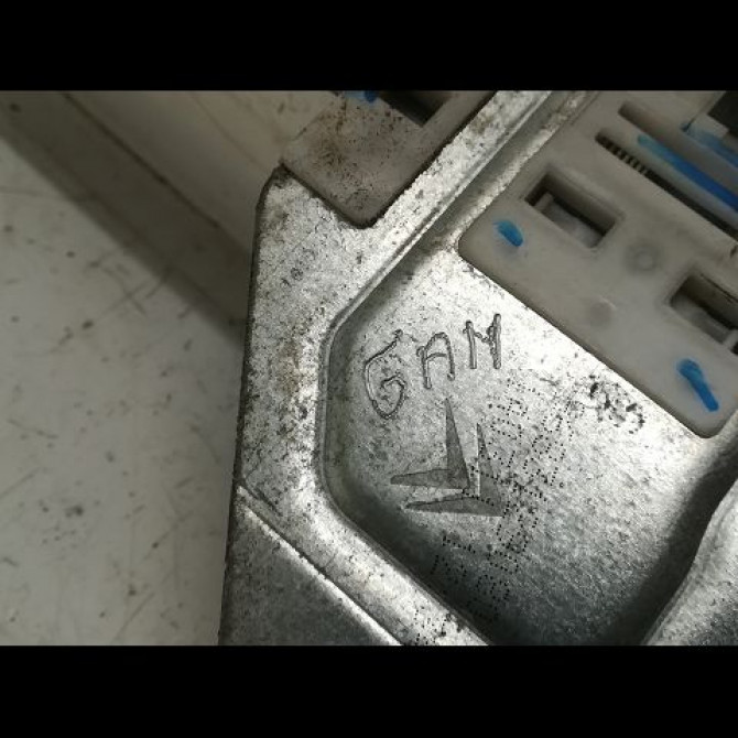 Mecanisme leve-glace arrière gauche occasion CITROEN C3 II Phase 1 11-2009->02-2013 1.4i 75ch 9223F8 4