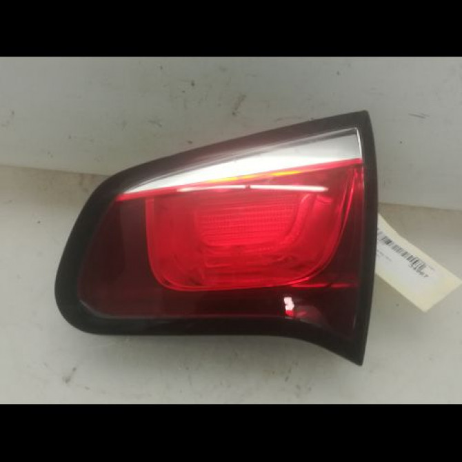 Feu arrière intérieur droit occasion CITROEN C3 II Phase 2 03-2013->12-2016 1.4 HDi 70ch 9803934280 1
