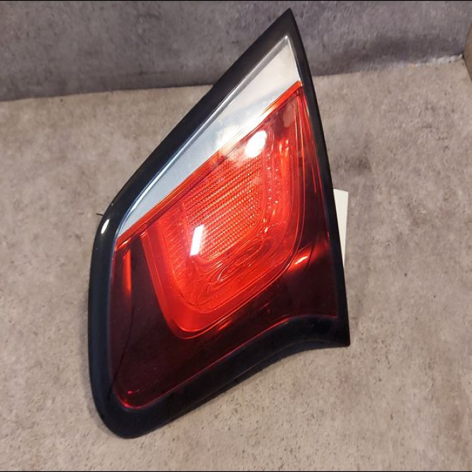 Feu arrière intérieur droit occasion CITROEN C3 II Phase 2 03-2013->12-2016 1.0 68ch 9803934280 1