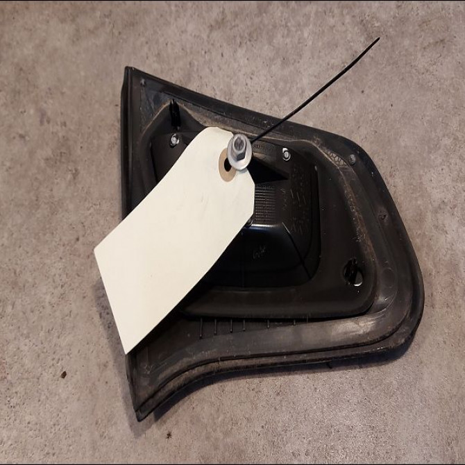 Feu arrière intérieur droit occasion CITROEN C3 II Phase 2 03-2013->12-2016 1.0 68ch 9803934280 2