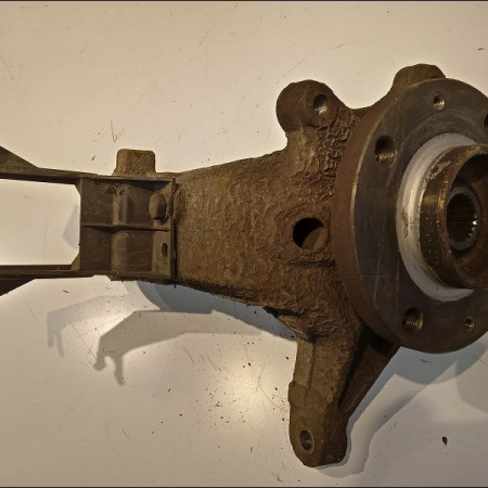 Moyeu avd occasion PEUGEOT 206 Phase 2 02-2003->02-2009 1.4i 88ch 330776