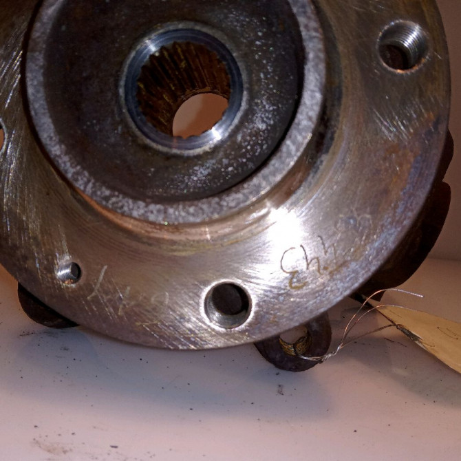 Moyeu avd occasion PEUGEOT 206 Phase 1 09-1998->03-2009 1.4i 330776 3