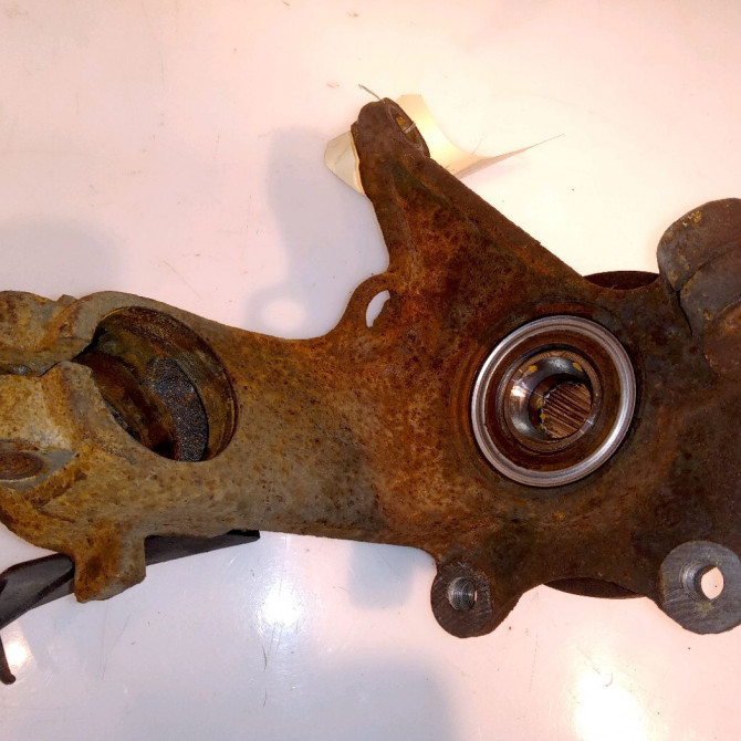 Moyeu avd occasion PEUGEOT 206 Phase 2 02-2003->02-2009 1.4 HDI 70ch 330776 2