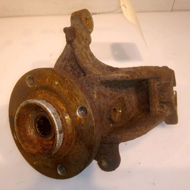 Moyeu avd occasion CITROEN C3 PLURIEL I Phase 1 04-2003->09-2008 1.4i 330776 1