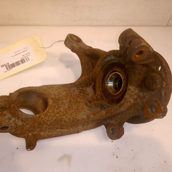 Moyeu avd occasion CITROEN C3 PLURIEL I Phase 1 04-2003->09-2008 1.4i 330776 2