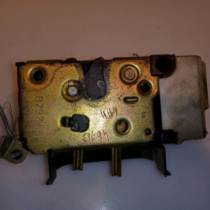 Serrure porte avg occasion FIAT PUNTO I Phase 1 11-1993->10-1999 1.1i 54ch 46759840 1
