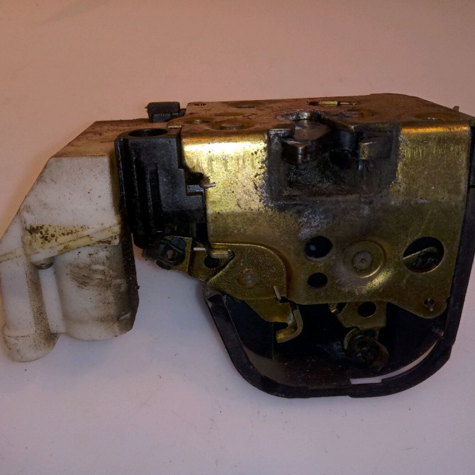 Serrure porte avg occasion FIAT PUNTO I Phase 1 11-1993->10-1999 1.1i 54ch 46759840 2